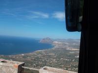 Fast wie Luftaufnahmen: Abfahrt von Erice