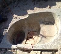 antike Sitzbadewanne (früher waren die Menschen nunmal alle ein bisschen kleiner als heute)