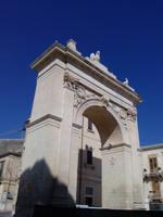Willkommen in Noto  - Stadttor
