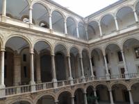 Hof des Normannenpalastes