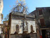 Sizilien 2014 276/ Trinkwasserbrunnen in Castelbuono