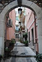 Schmale Gasse in Taormina