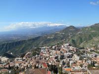 Wanderung nach Castelmola (Blick auf die Neustadt Taorminas bzw. den Ätna)