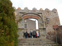 Rundgang in Forza d´ Agró (Arco Durazzesco)