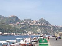Der Blick nach Taormina