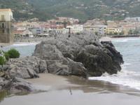 297. Felsen am Sandstrand - Sizilien 10-17.5.15