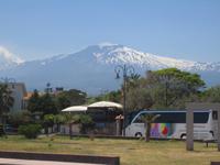 38. Unser Bus beim Restaurant - Sizilien 10-17.5.15