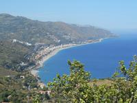 Blick von Taormina nach Letojanni