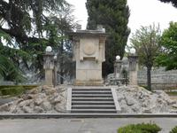 Ragusa Ibla (Kriegerdenkmal des Ersten Weltkriegs im Botanischen Garten)
