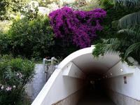 29.05.15: Zugangstunnel vom Parkplatz zum Parc Hotel Olimpo-Le Terrazze