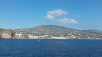 Die Stadt und Insel Lipari vom Meer aus