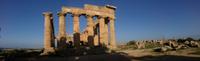 E- und F-Tempel (rechts hinten)