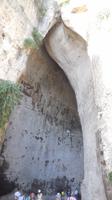 Eingang zur künstlichen Grotte