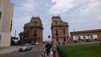 Torhäuser zur Uferpromenade in Palermo