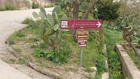 Wegweiser in der Villa Romana