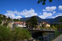 084 Meran, Postbrücke, Passerpromenade und Sarntaler Alpen