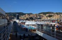 105 MSC Armonia, Blick auf das Oberdeck und Genua