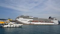 166 MSC Armonia im Hafen von Ajaccio