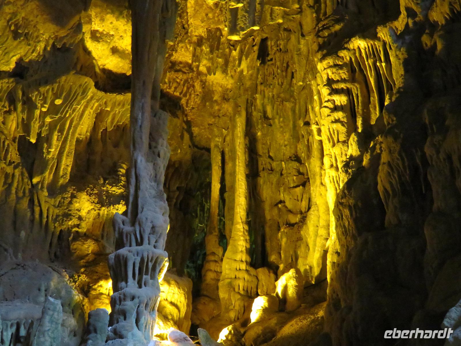 Spiel der Natur in den Grotten von Castellana