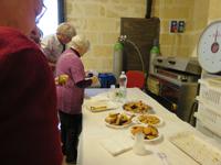 Wir probieren das Brot