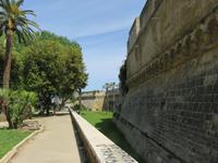 Am Stauferksatell von Bari