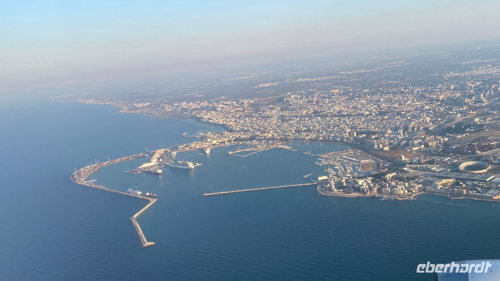 Flug über Bari.jpeg