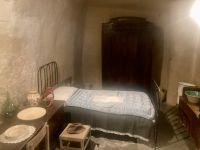 in einer ehemaligen Höhlenwohnung