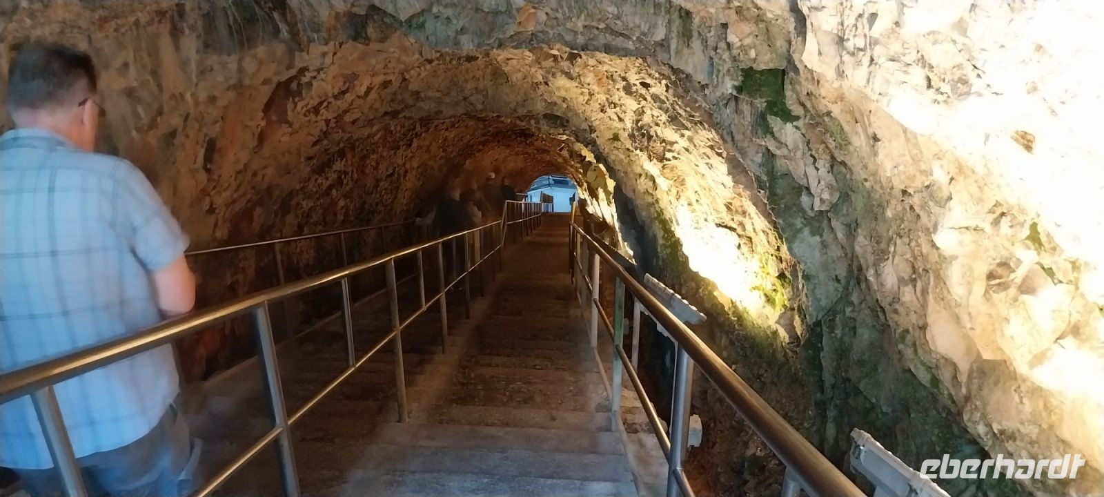 Hier geht es hinab in die Grotten von Castellana