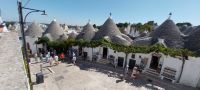 Alberobello Blick in Gasse Apulien September @Anette Rietz