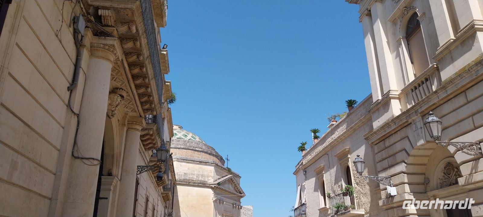 Gasse in Lecce Apulien mit Barock aus Lecce @Anette Rietz