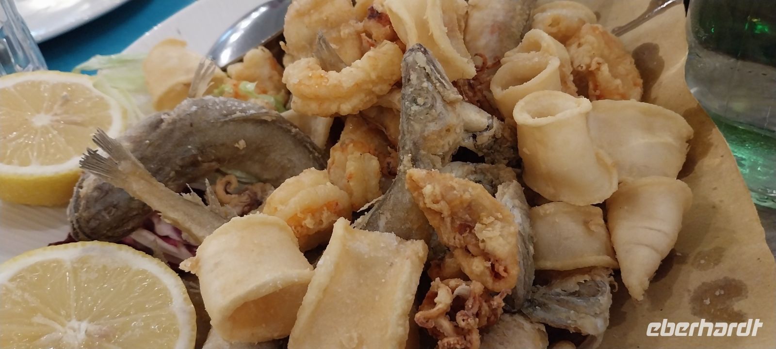 Frittura di Pesce Frittiert Fisch Apulien Meeresfrüchte Produkt @Anette Rietz