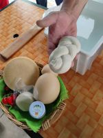 Handarbeit in der Käserei im Valle d’Itria &ndash; &copy; Monika Cortese (Eberhardt TRAVEL)