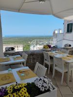 Mittagstisch mit Ausblick  &ndash; &copy; Monika Cortese (Eberhardt TRAVEL)