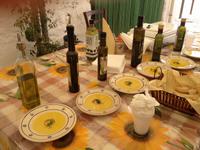 zum Kochkurs in der Masseria di Priore - Olivenölverkostung