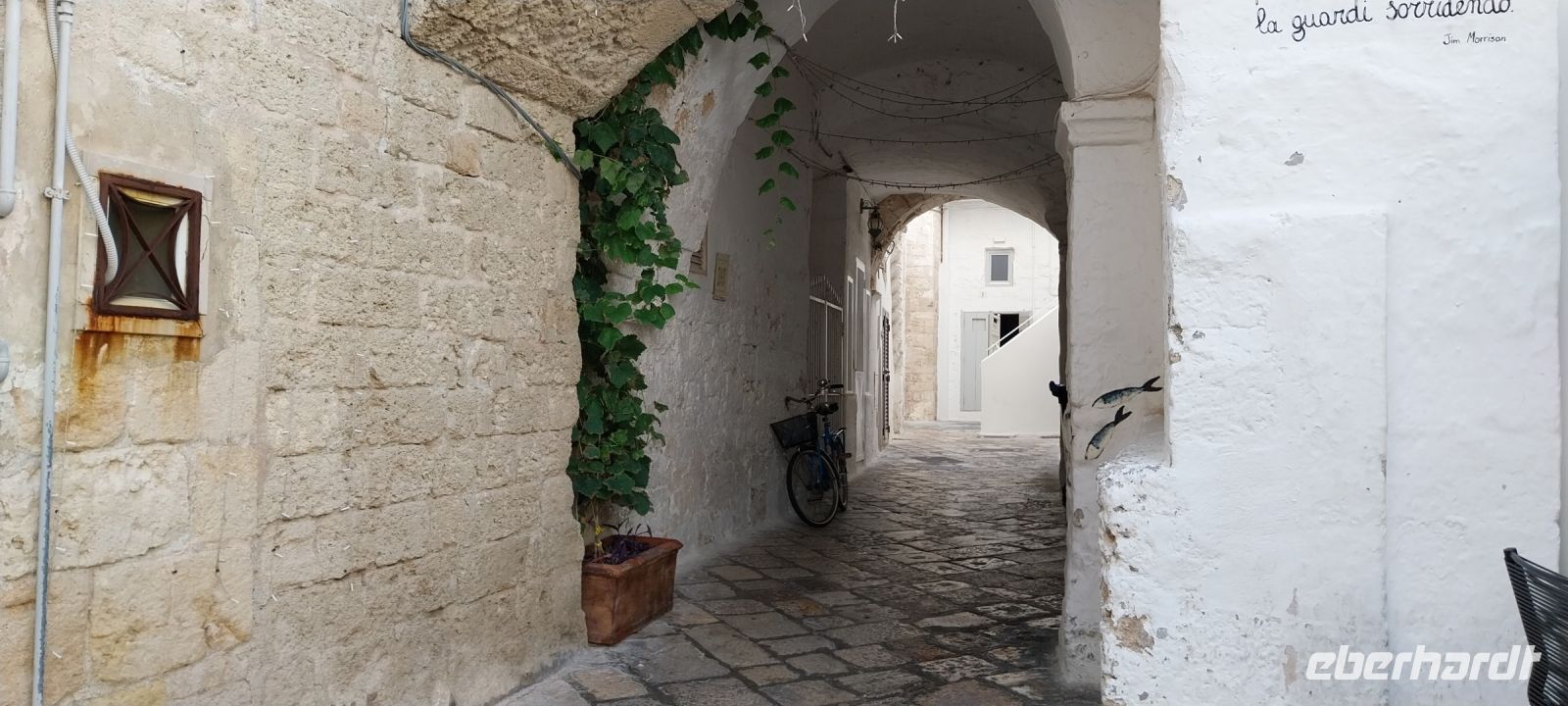 Gasse Polignano a Mare Apulien