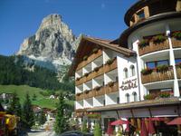 Dolomiten-Fahrt über Pässe Campolongo u. Corvara