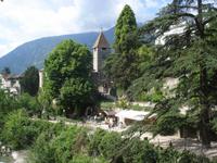 Meran - Blick vom Steinernen Steg zum Passeirer Tor