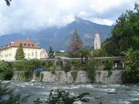 Meran - Kurhalle von der Sommerpromenade aus