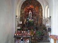 Sterzing, Eingang zur Kapuzinerkirche 