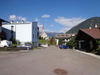 Die Dorfkirche von Stilfes aus anderer Perspektive