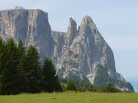 Seiser Alm Schlern mit Sarntner Spitze