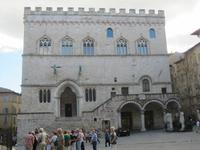 Perugia-Piazza IV Novembre mit Palazzo dei Priori