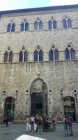 Siena (Piazza Tolomei - Pialazzo Tolomei)