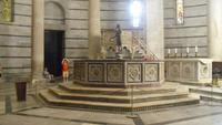 im Baptisterum Pisa