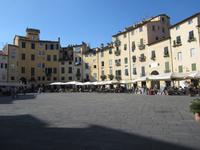 Lucca-alte Amphitheater-Piazza del Mercato