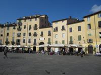 Lucca-alte Amphitheater-Piazza del Mercato