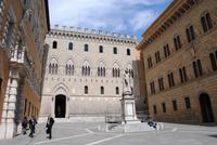 Piazza Salimbeni - hier auch ehemals Machtzentrum der Banken