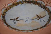 Tauben mit dem Band Deckengemälde in einem Raum Villa Napoleon