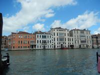 Da drüben ist Brunettis Balkon