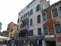 Cafés gegenüber des Krankenhauses